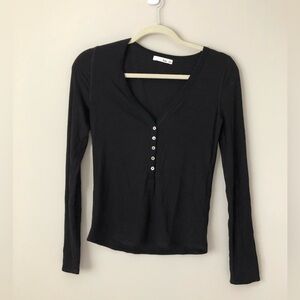 Aritzia Wilfred Free Henley - Size S - Black - EUC